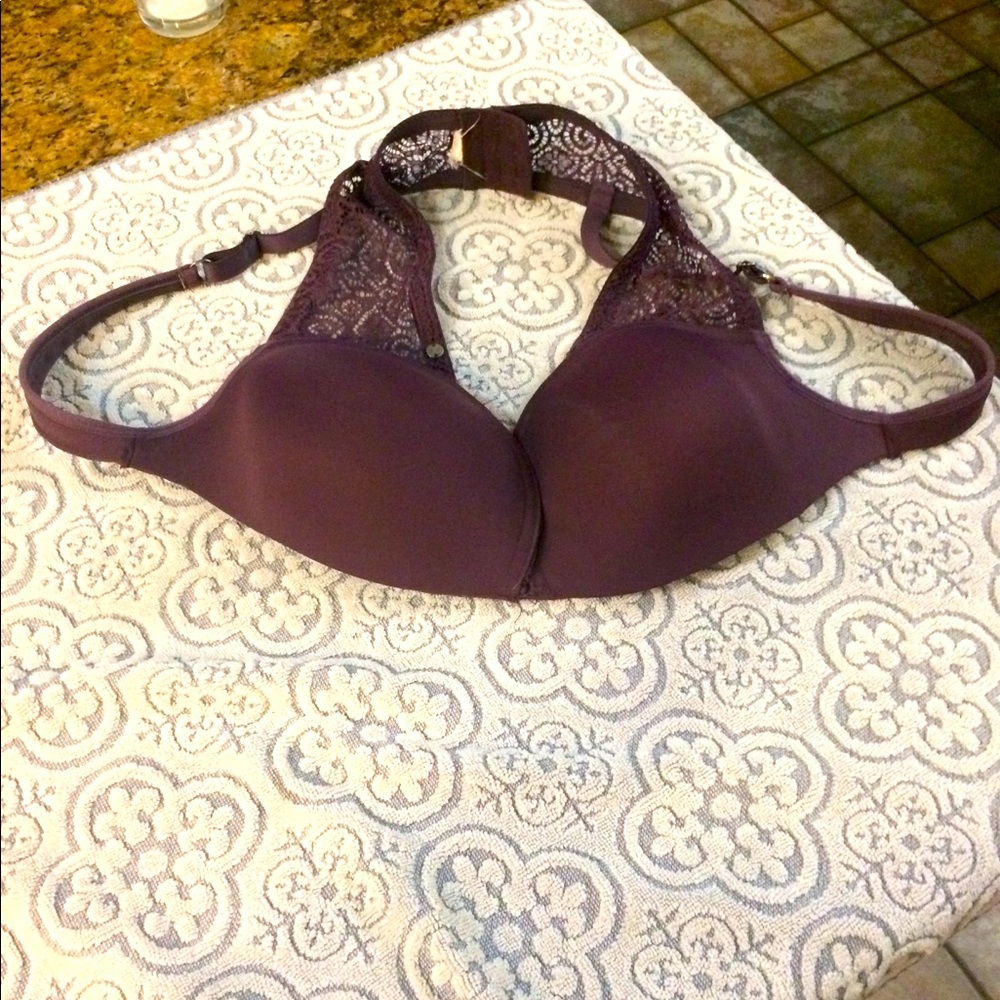 One gently worn Lucky 🍀 Brand ladies bra.